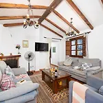Villa Corbachos